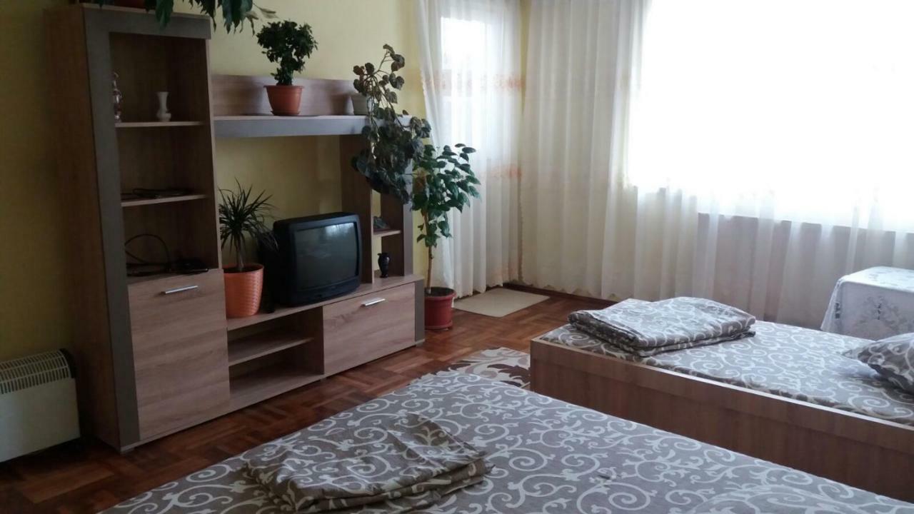 Apartament Cu 2 Camere Călimăneşti Bagian luar foto
